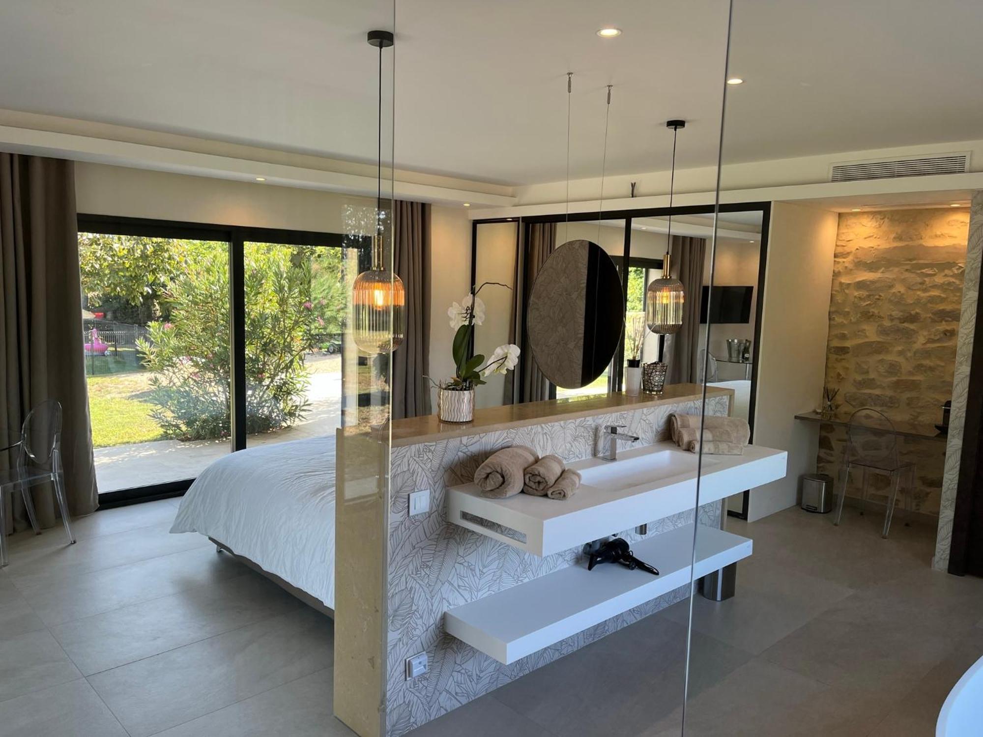 Domaine De La Franquette By Bridget & Pascal - Piscine Chauffee & Ferienhaus Caderousse